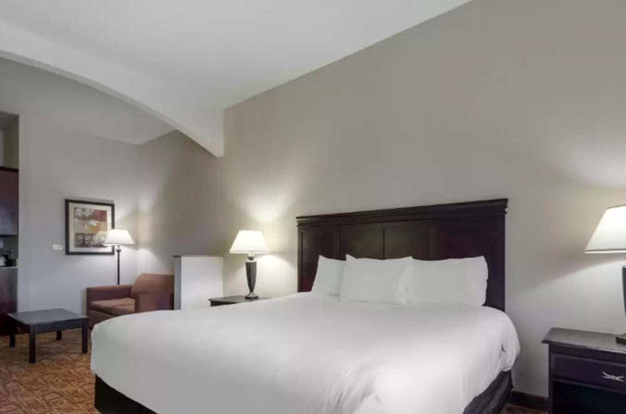 Lake Texoma Inn And Suites Denison Ngoại thất bức ảnh